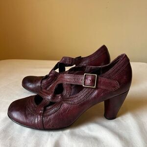 Clarks Burgundy Cut-Out Heels